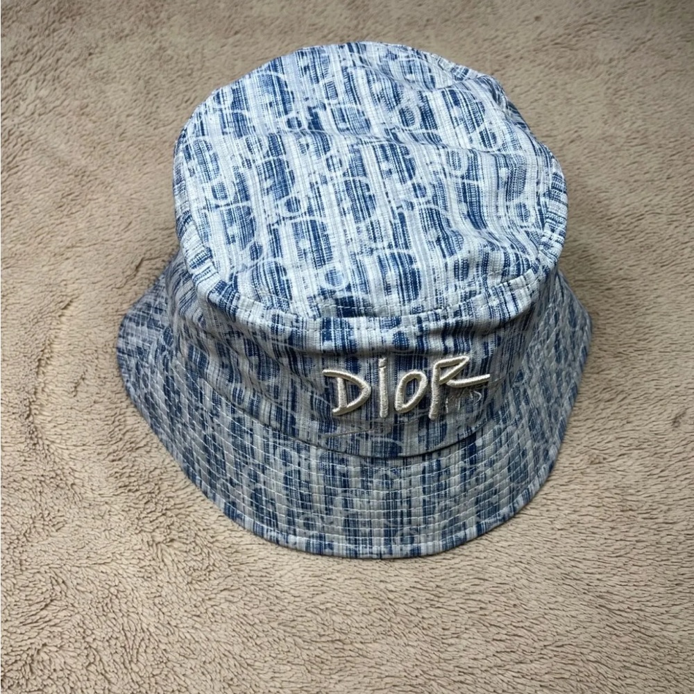 dior bucket hat